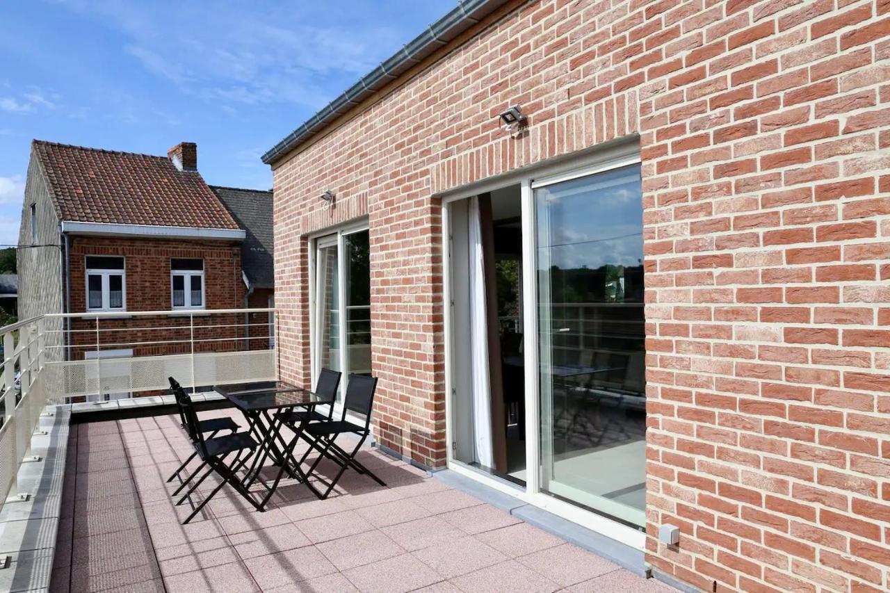 Loft En Duplex Avec Terrasse 3 Chambres Proche Pairi Daiza Mons Eksteriør billede